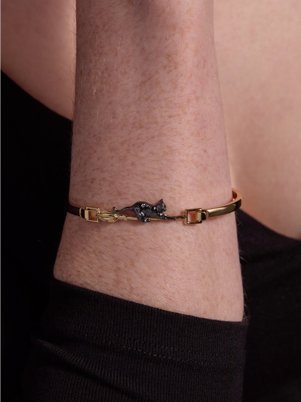 Alex and Ani Celestial Cat Set Necklace
Ring Earrings & Bracelets ALL NEW - Picture 9 of 10